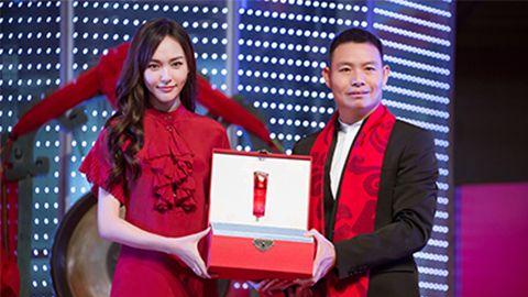 中国美正当红，银河国际A股上市，引领新时代